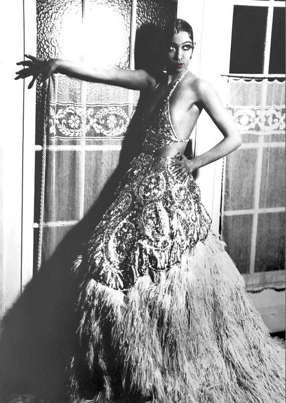 Joséphine Baker femmes célèbres danseuse, chanteuse et actrice