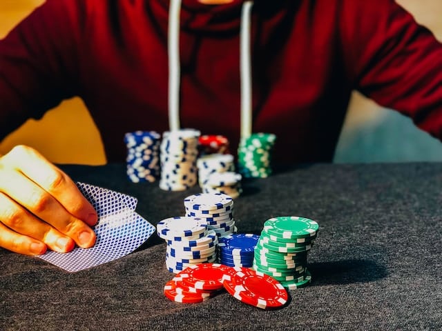 Poker, une inspiration pour la théorie des jeux