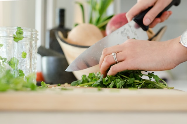 Cuisiner, l'une des solutions à l'alimentation ultratransformée.